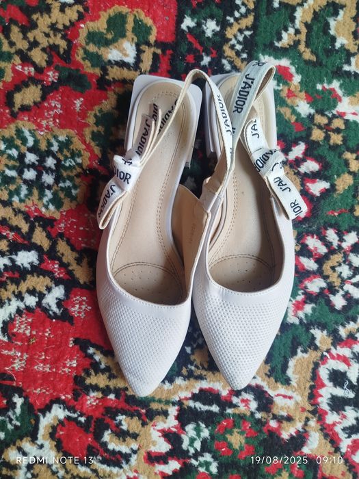 Basonochka holati yaxshi razmer 39 narxi 80ming soʻm