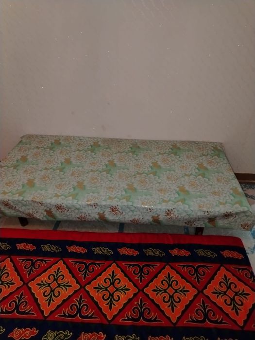 продам стол и шкаф для прихожки