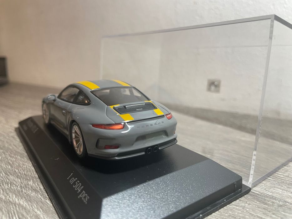 Macheta Porsche 911 R 1:43 Minichamps