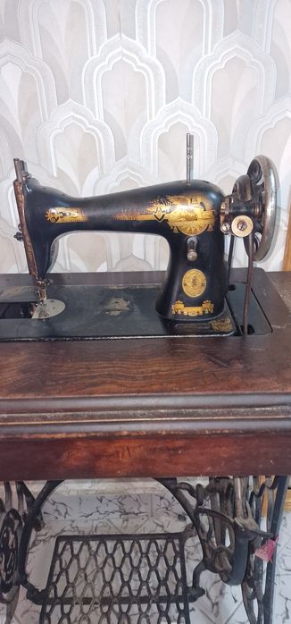 Masina de cusut ZINGER originala