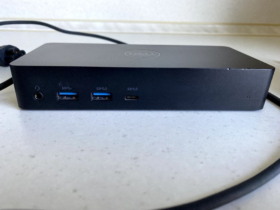 Докинг станция Dell Universal Dock D6000 + 130W Зарядно | USB-C / USB 3.0 | 3x 4K Display