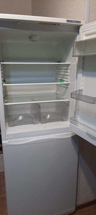 Продам холодильник