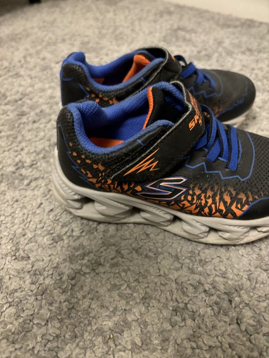 Adidasi Skechers marimea 26