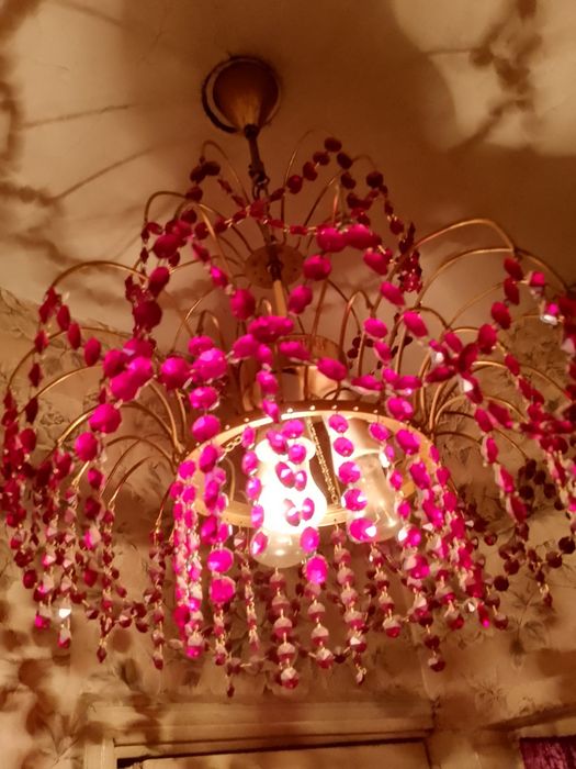 Продам люстру производство Чехословакия.