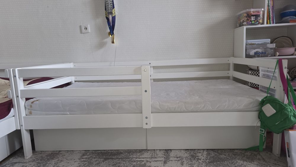 Кровать детская из дерева