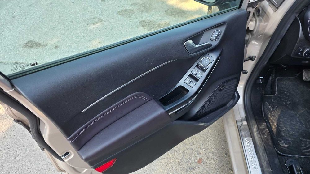 продавам Ford Fiesta vignale 2019 с удар цяла за части