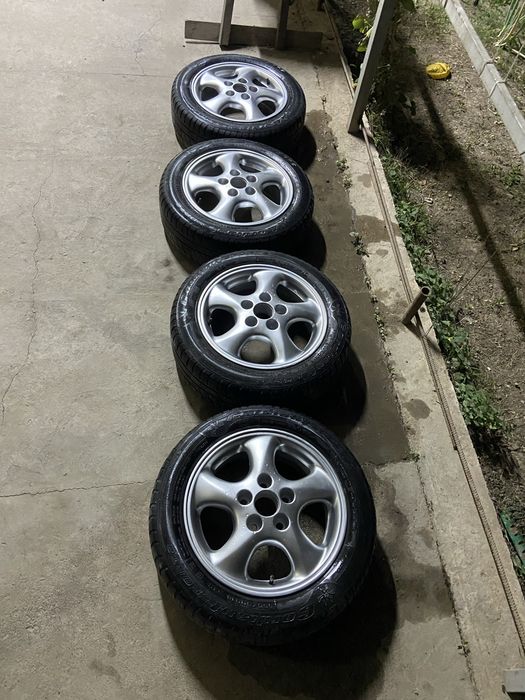 Продам диски с резиной Тойота