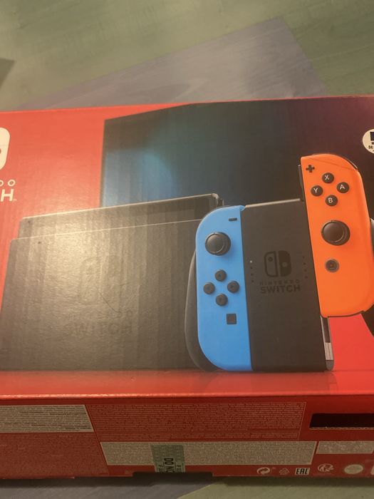 Vând nintendo switch V2