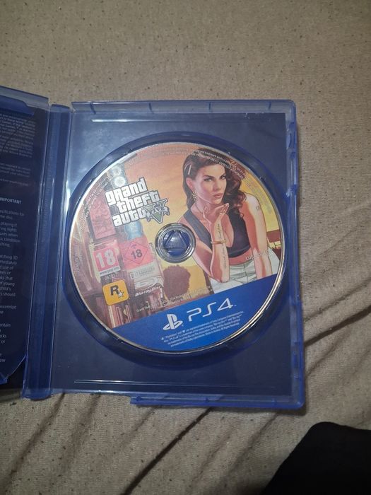 Vand joc gta 5  ps4