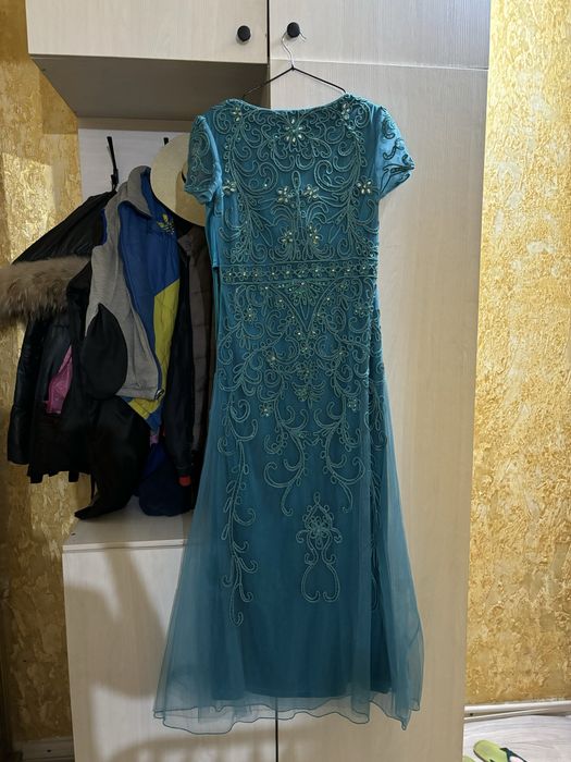 Срочно продам вечерные платья