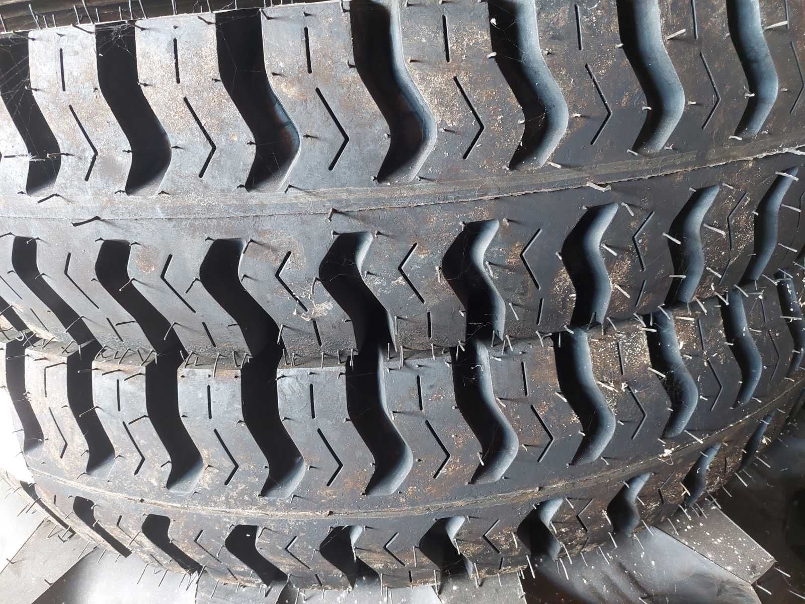 Гуми за камион 8.25 - 20 / 9.00 - 20 с. Казашко • OLX.bg