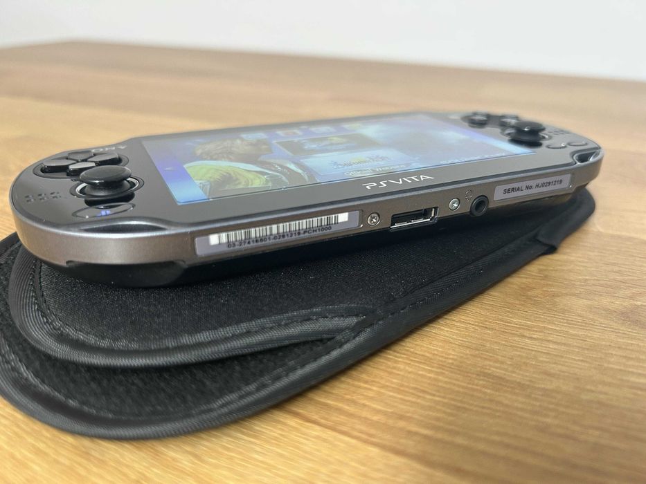 PS Vita OLED Toukiden Limited — stare de NOU, ecran protejat, 128GB