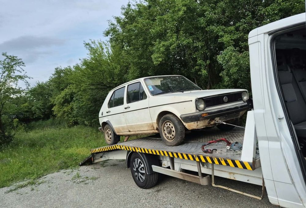 Vând Golf 1 automat