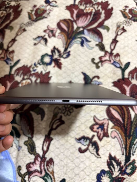 Продам IPAD 9 срочно