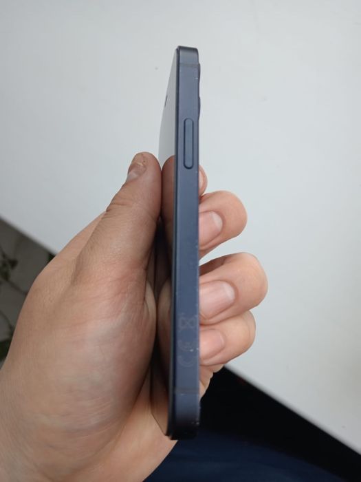 Айфон 12 мини сатылады срочна.