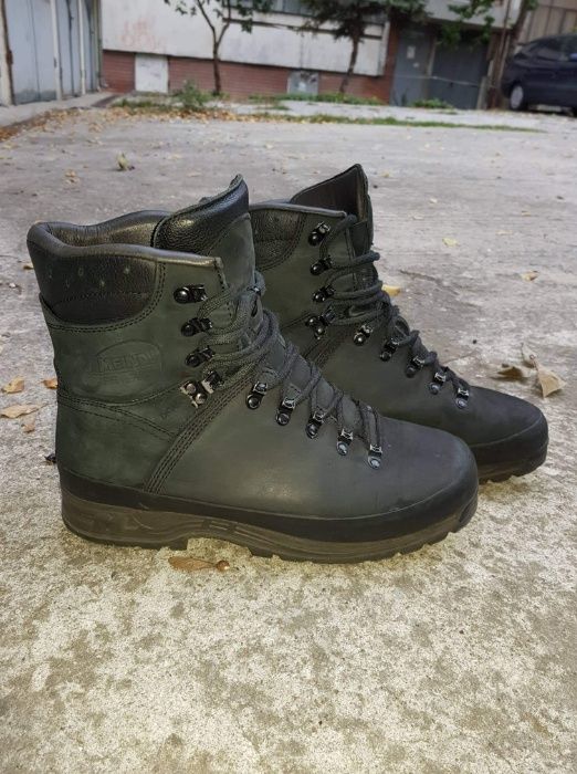 Мендил с Gore-tex мембрана и Vibram подметка.Номера 35 до 43н. Черни.