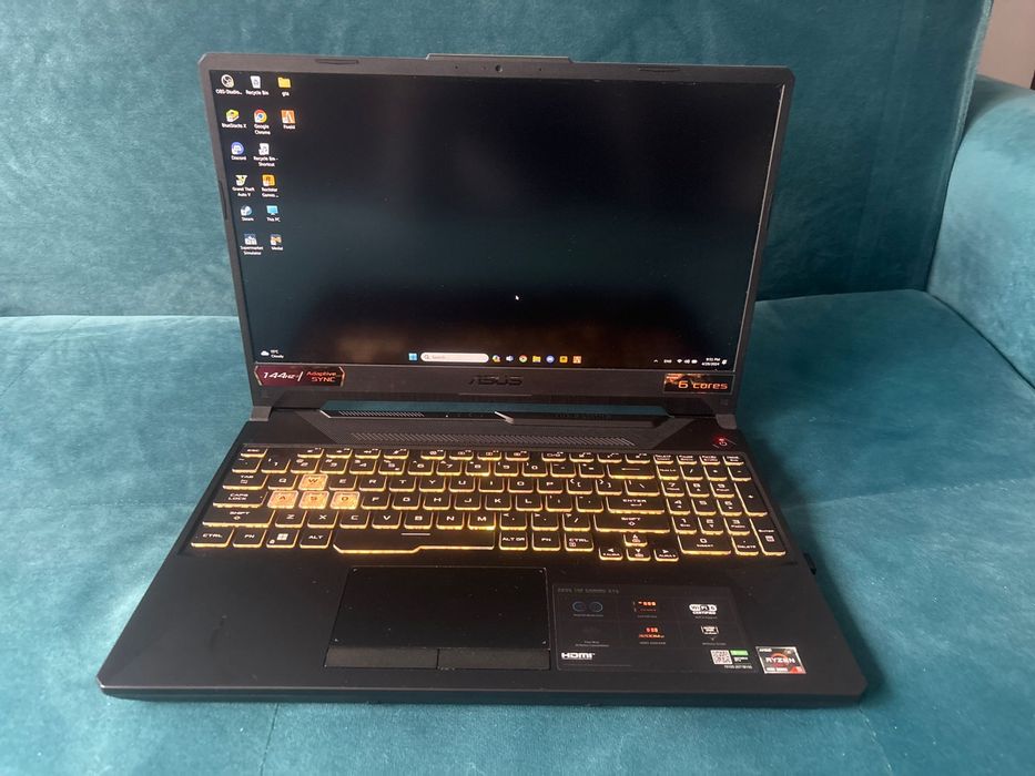 Vand laptop asus tuf A15 aproape nou