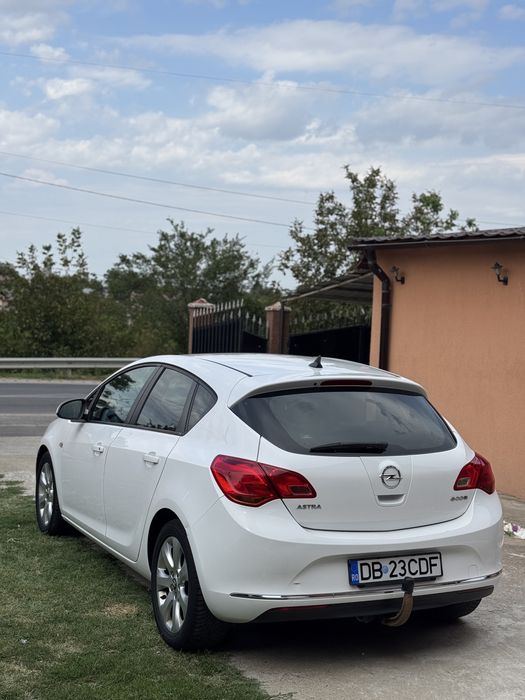 Opel Astra J 2014 Motor 1.7 disel