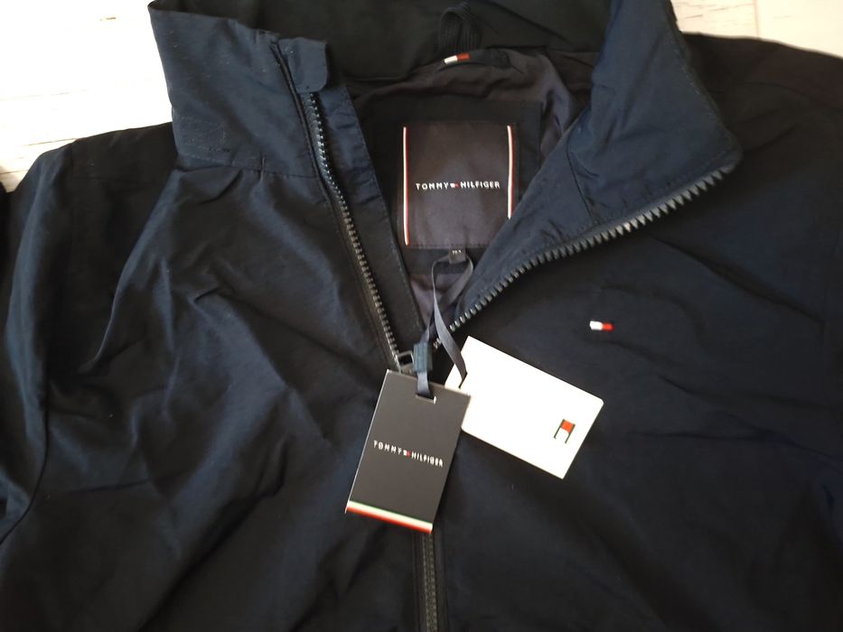 Tommy Hilfiger-Ориг. Яке Ново!!!