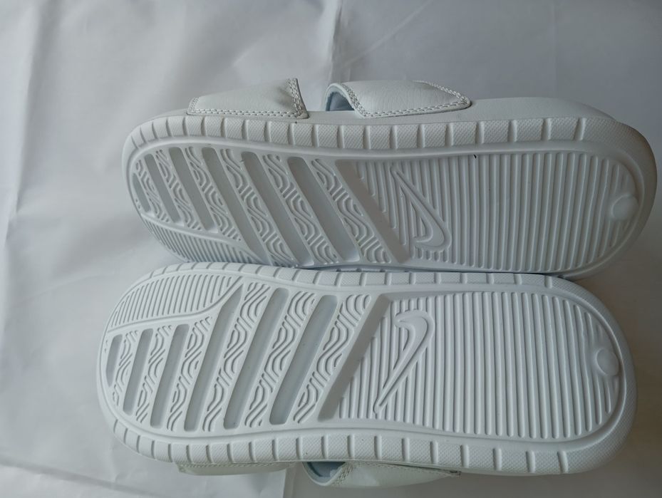 Șlapi Nike - Marimea 44 - Albi