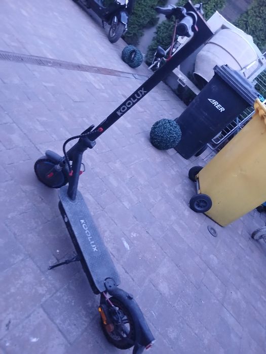 Fând trotineta electrica koolux