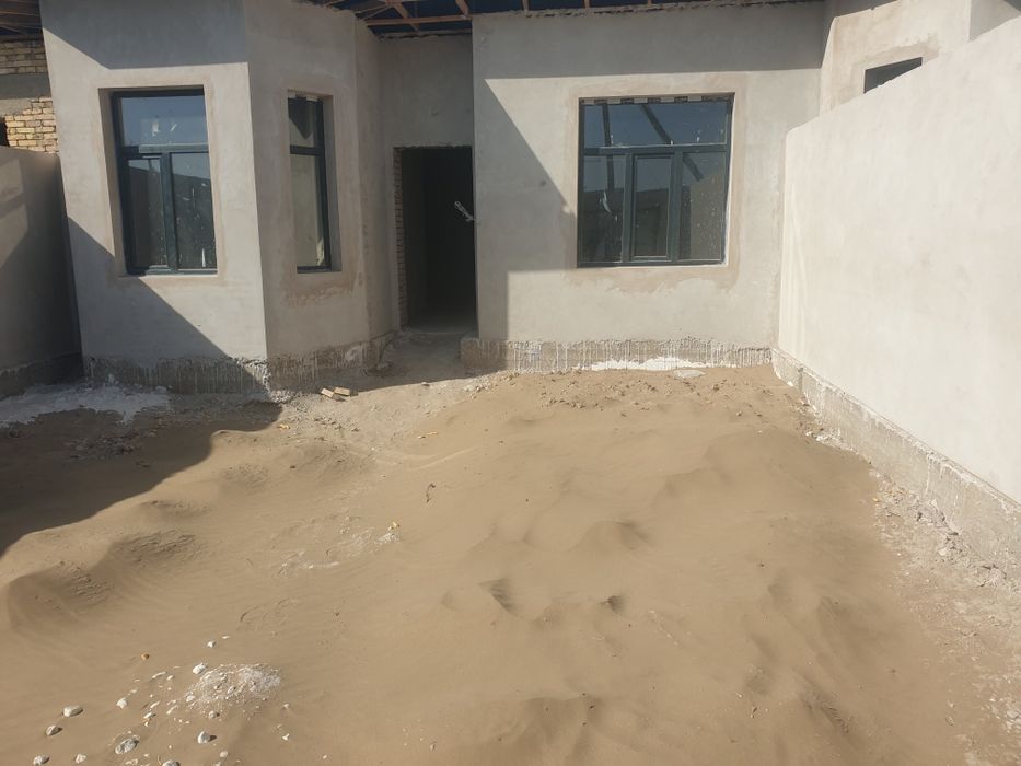 Хива ш.Космада Селикат завод ёни Жасмин маркет 200 м2 уй сотилади