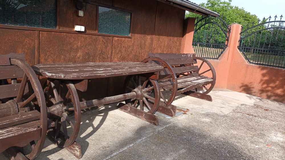 Set mobilier gradina rustic.