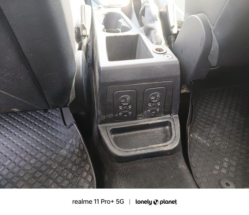 Dezmembrări ușa capota faruri haion geam land rover frelender 2 td4