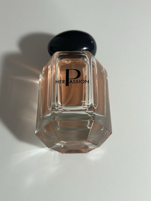 Farmasi Her Passion, apă de parfum, folosit (~80-90% rămas)