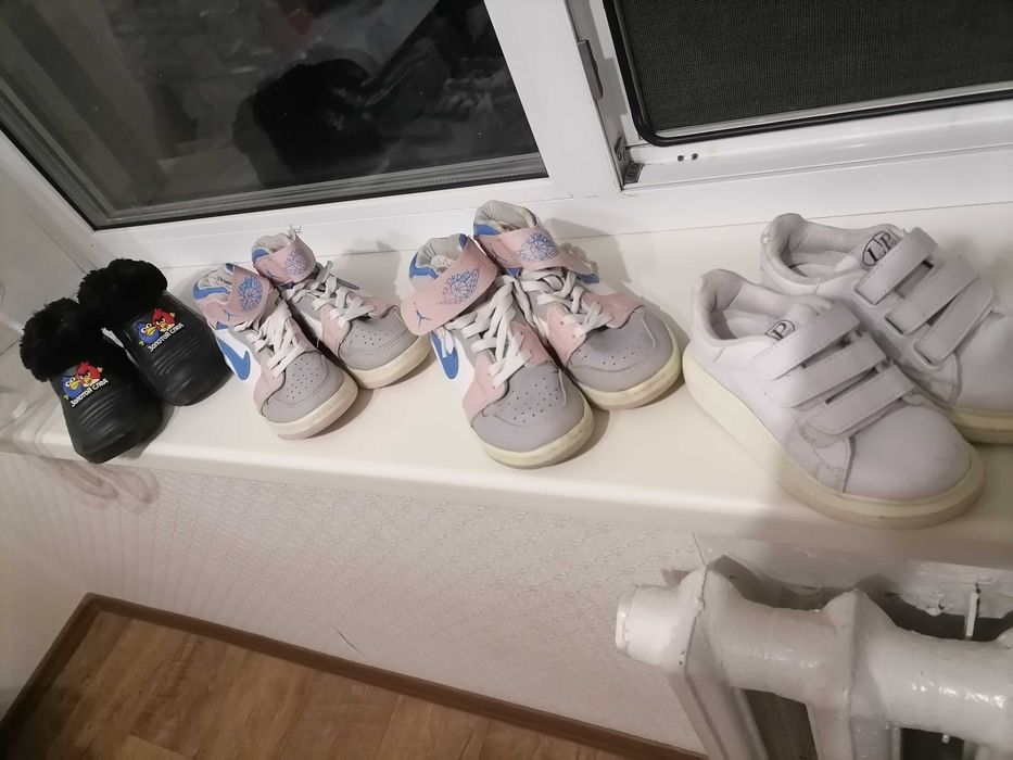 Продам обувь детскую