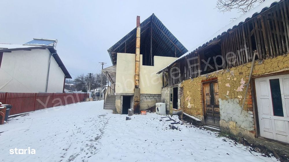 Casă de vânzare în comuna Valea Iașului, județ Argeș.