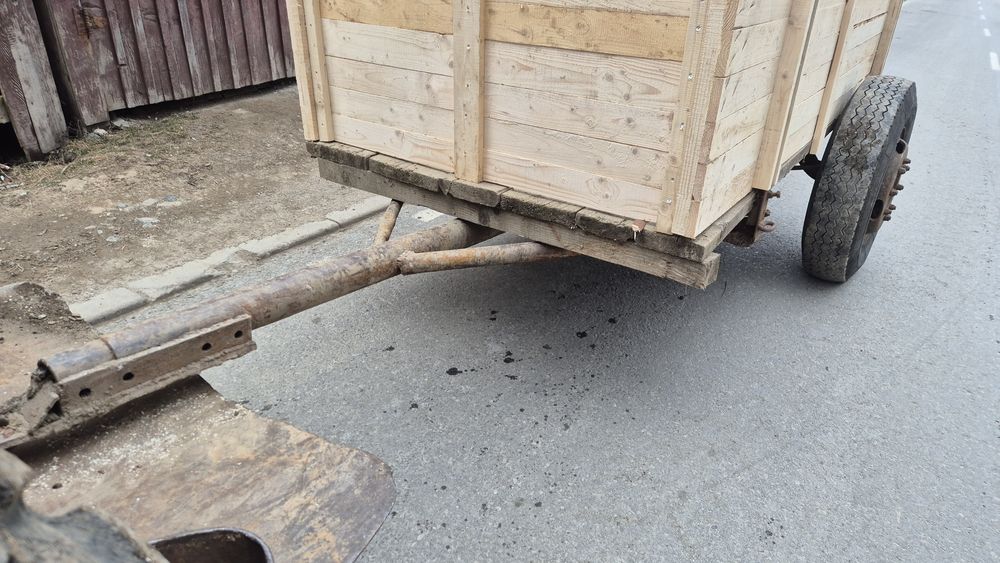 Remorcă  Tractor  Roti Mari
