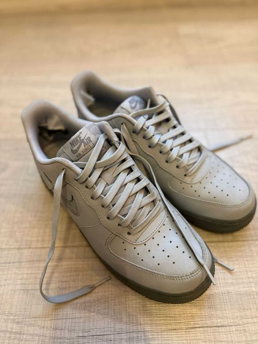 Vand adidasi barbati Nike Air Force 1 gri, marimea 42.5