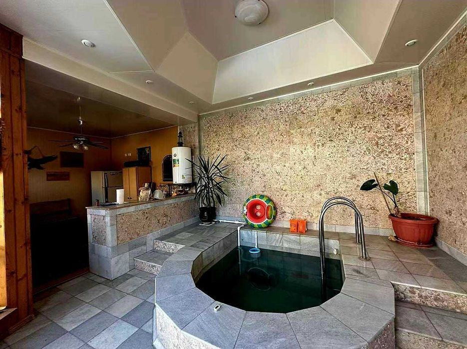 Под бизнес, офис, учеб центр, детсад. Ор-р: Азербайджан ценр, аэропорт