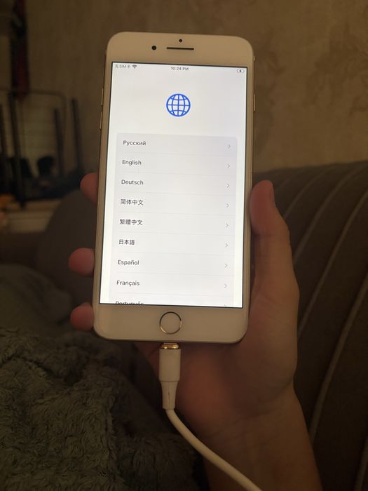 Продам Iphone 7+
