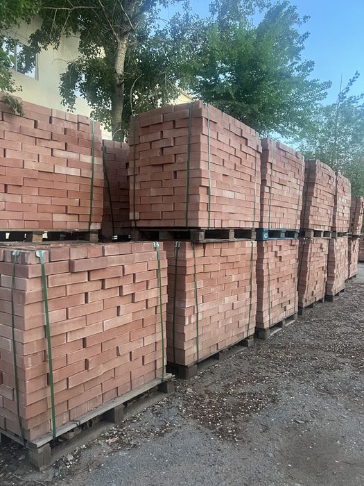 Жженый керамический кирпич