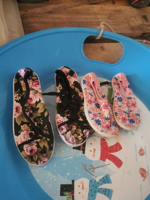 Donez încălțăminte fetita