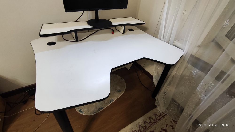 Продам Компьютерный стол