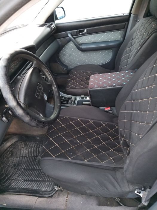 Ухоженныц Автомобиль Ауди