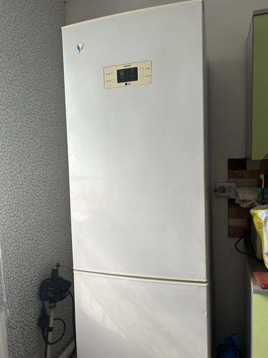 холодильник в хорошем состояний