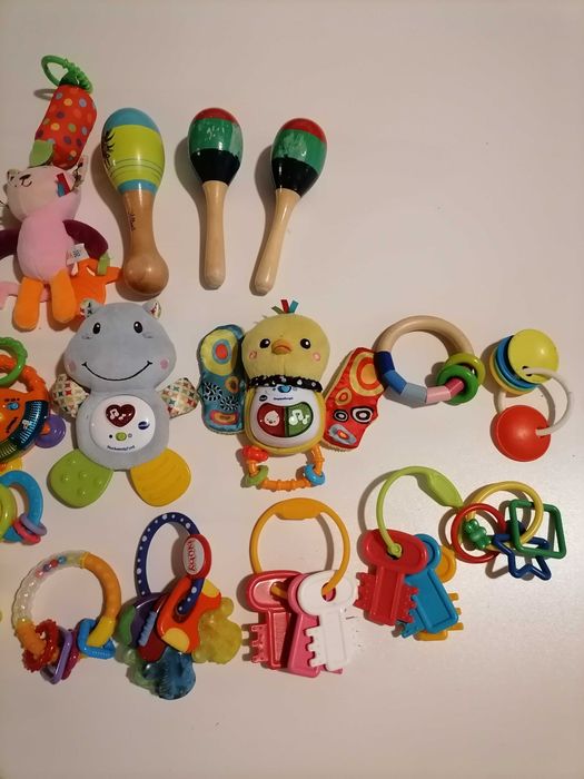 Jucării diverse modele pentru bebelusi