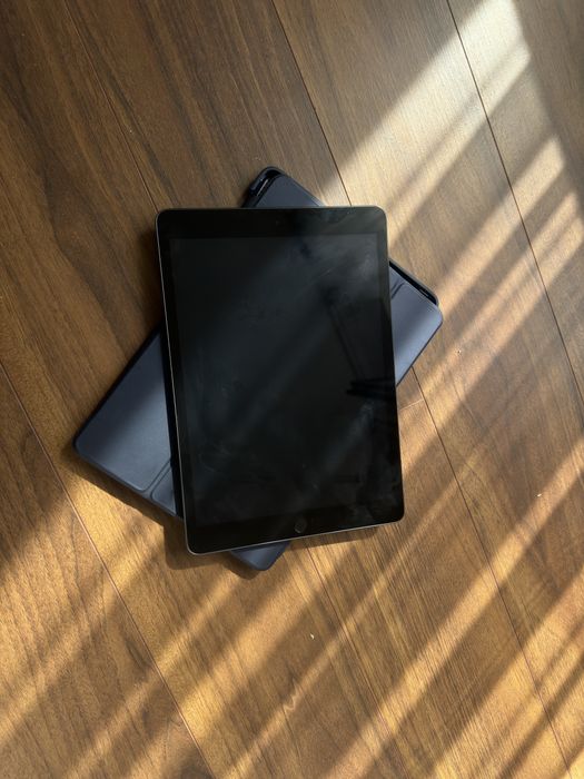 Продам Apple ipad 2021 (9 поколение) или обмен на айпад с симкой.