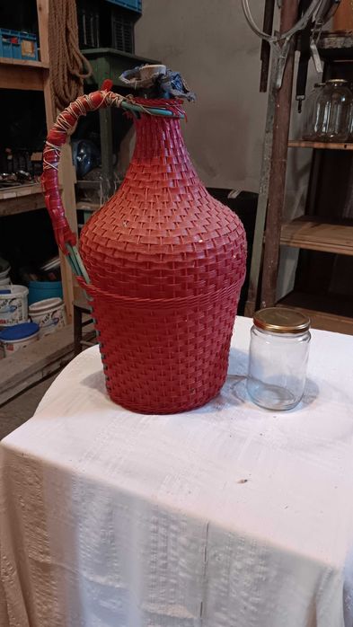 Стъклени дамаджани