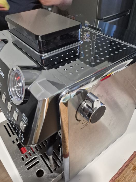 Ofer spre vânzare espressor Cafea