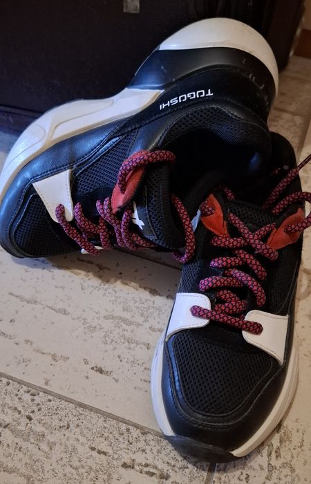 Togoshi сникърси