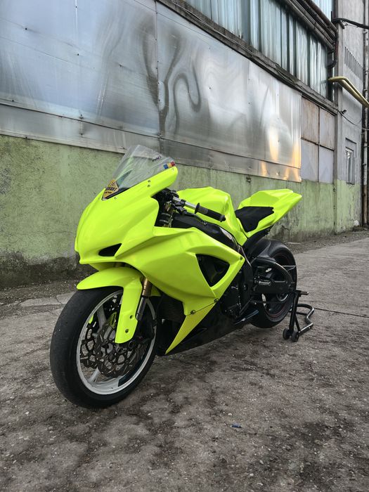 Suzuki GSX-R 600 K8 –  Ohlins, Yoshimura, pregătit pentru circuit/pista