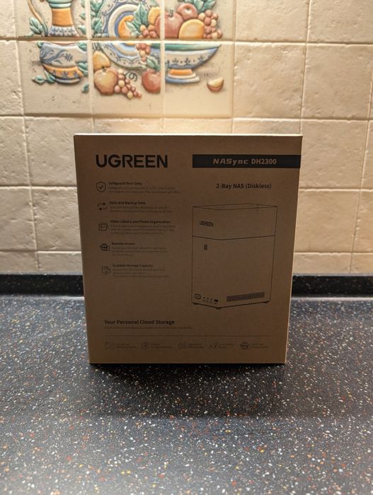 NAS UGREEN DH2300