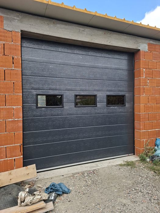 Uși de garaj/ ușa secțională/ uși tip rulou