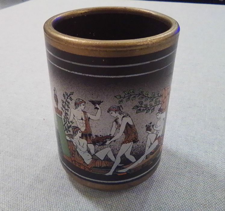 Винтидж ръчно рисувана гръцка чаша, чиния с принт цветя и още