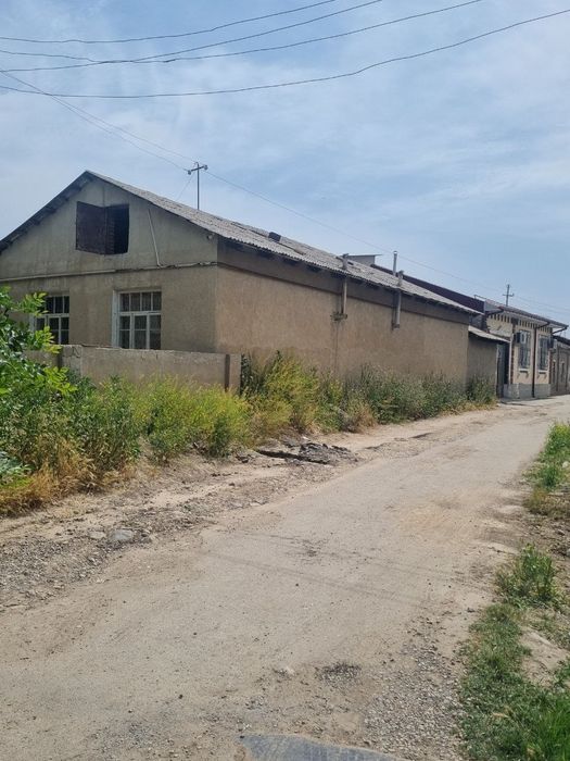 Food sityda 2.8 sotixli xovli sotiladi